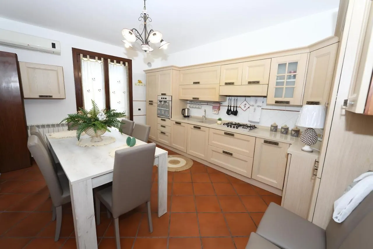 Le Pigne Siciliane Villa Terrasini 0*,  Italy